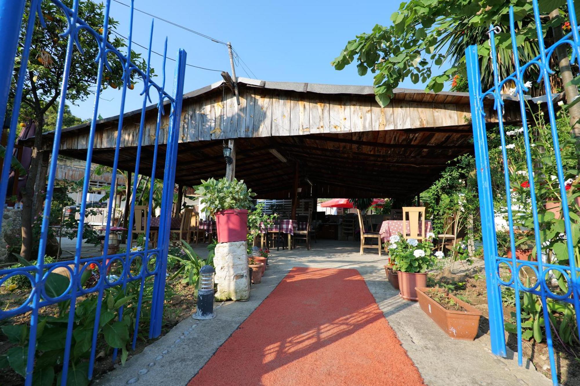 Tropikal Freskia Bunec Saranda Extérieur photo