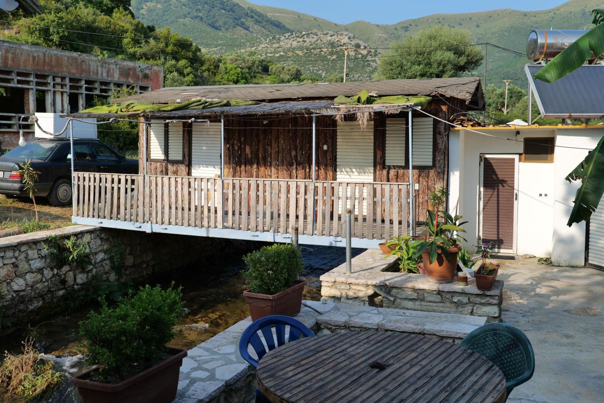 Tropikal Freskia Bunec Saranda Extérieur photo