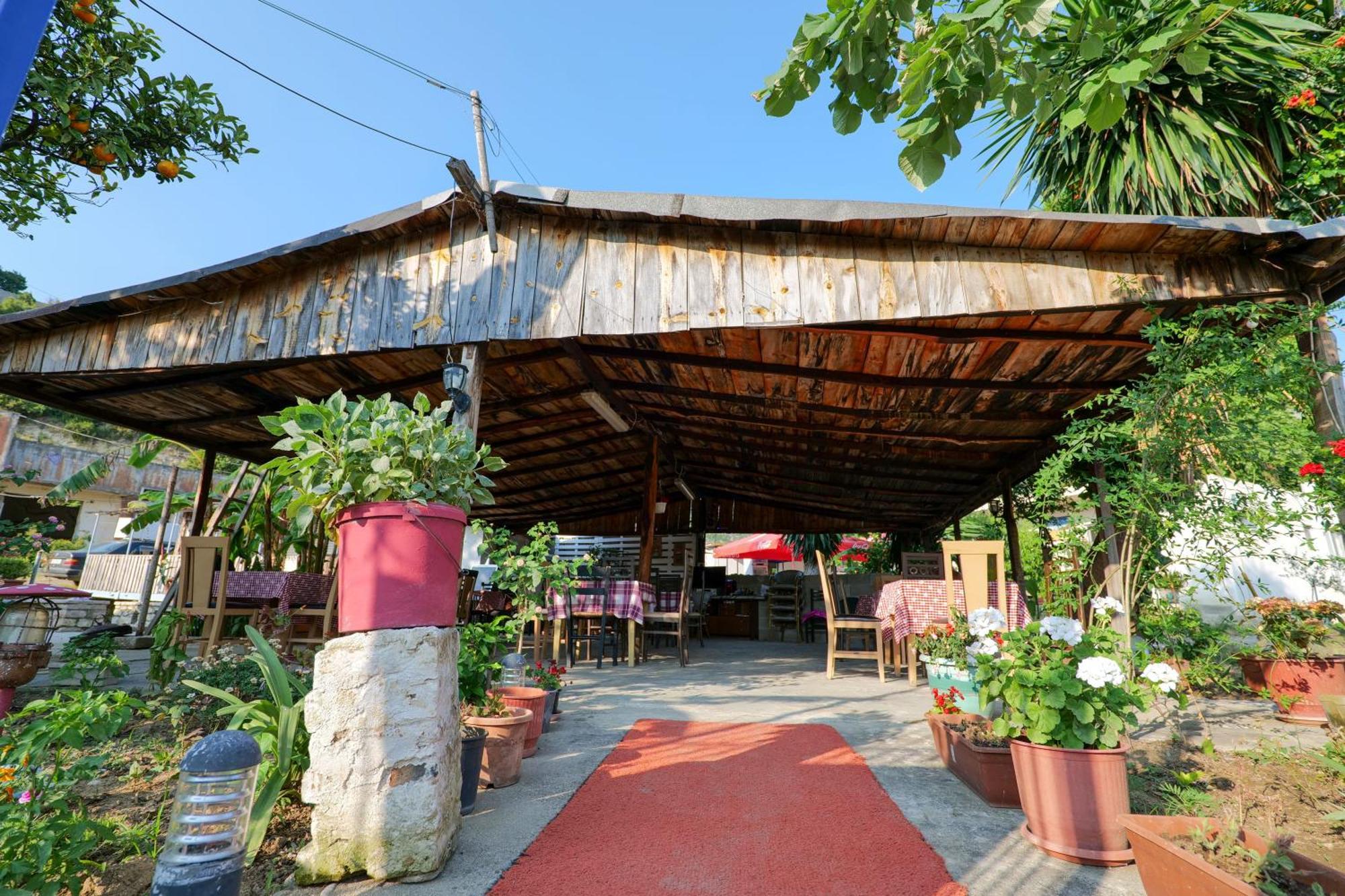 Tropikal Freskia Bunec Saranda Extérieur photo
