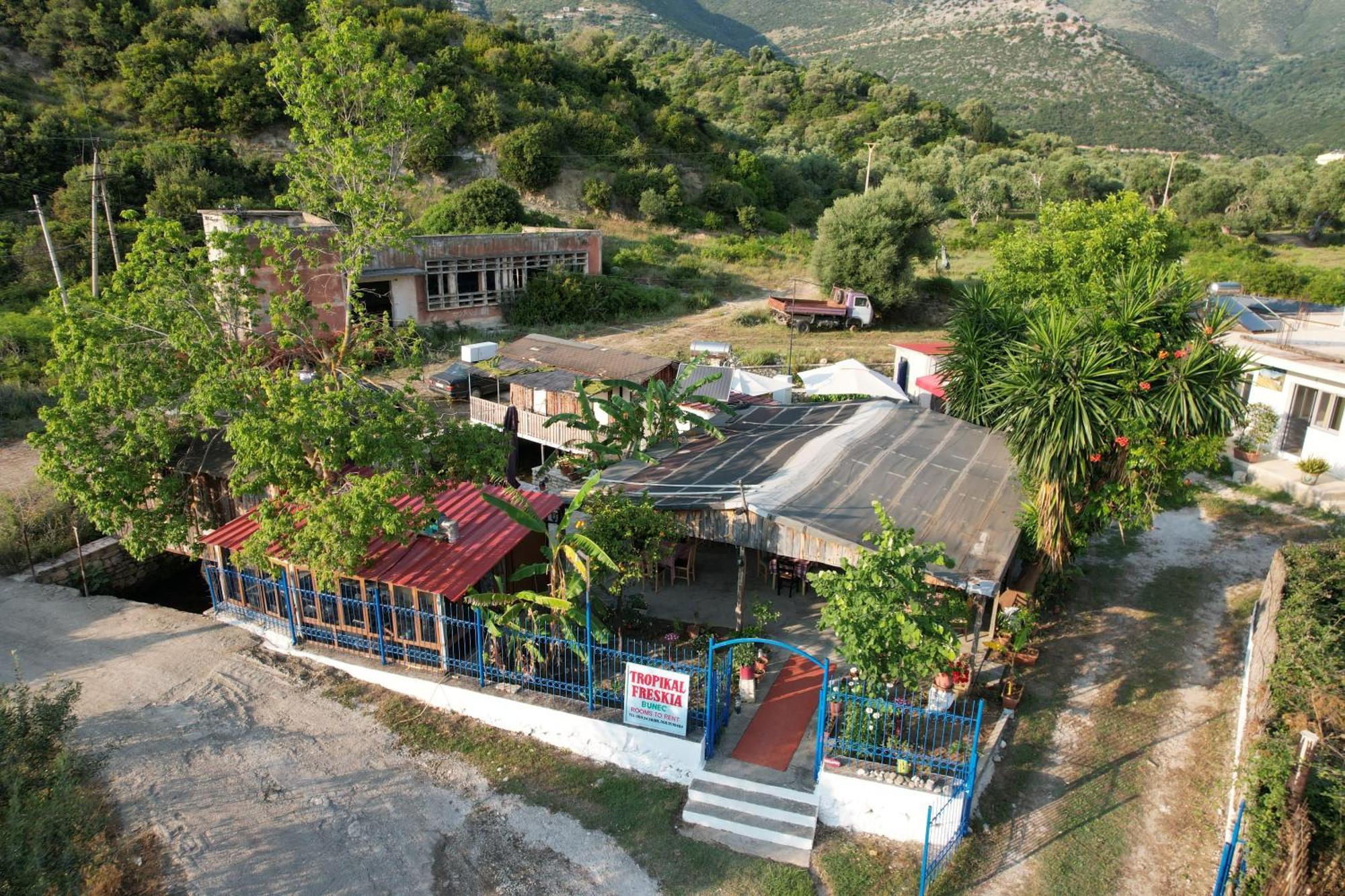 Tropikal Freskia Bunec Saranda Extérieur photo