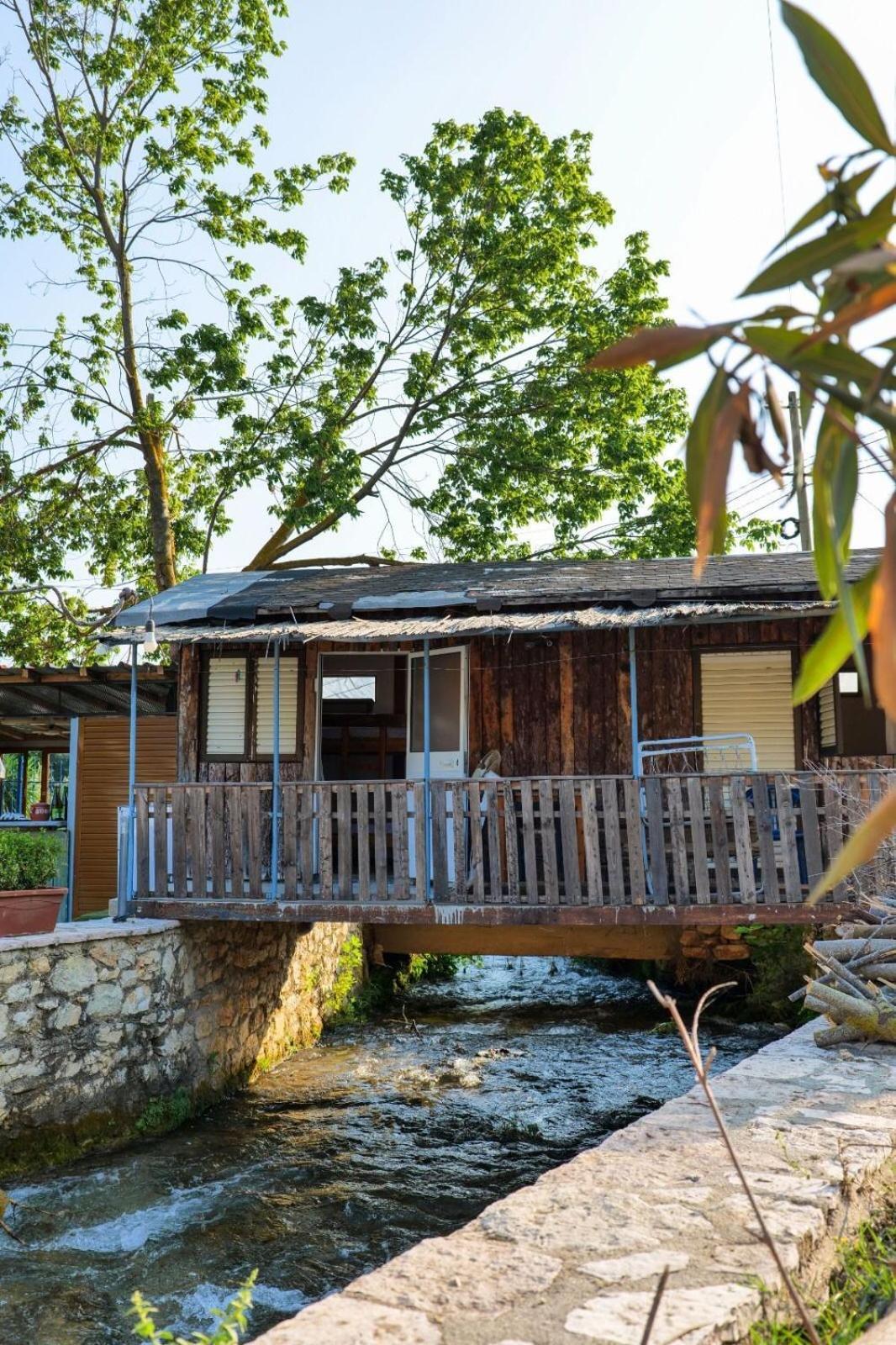 Tropikal Freskia Bunec Saranda Extérieur photo